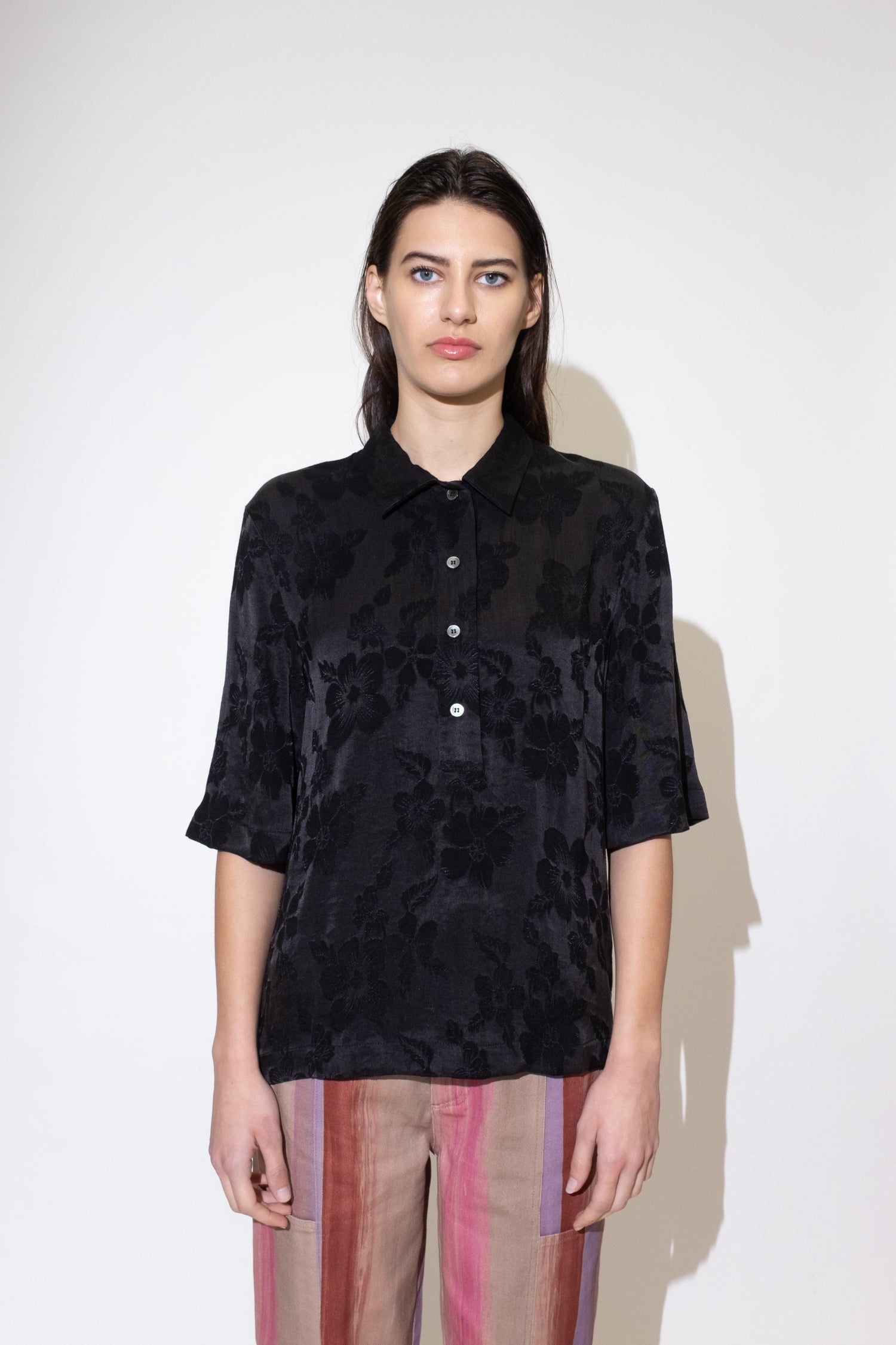 UNTITLED IN MOTION / RHEA TOP