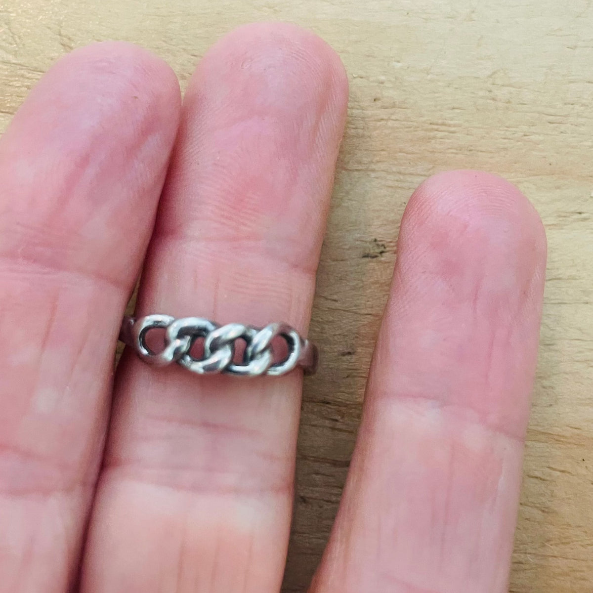 BRITT BOLTON / SILVER CHAINLINK RING