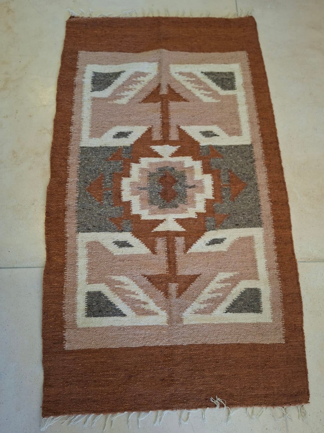 TORO TORO / ALFOMBRA CHICHI 140cm x 80cm